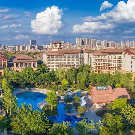 Hilton Wuhan Optics Valley Esterno foto