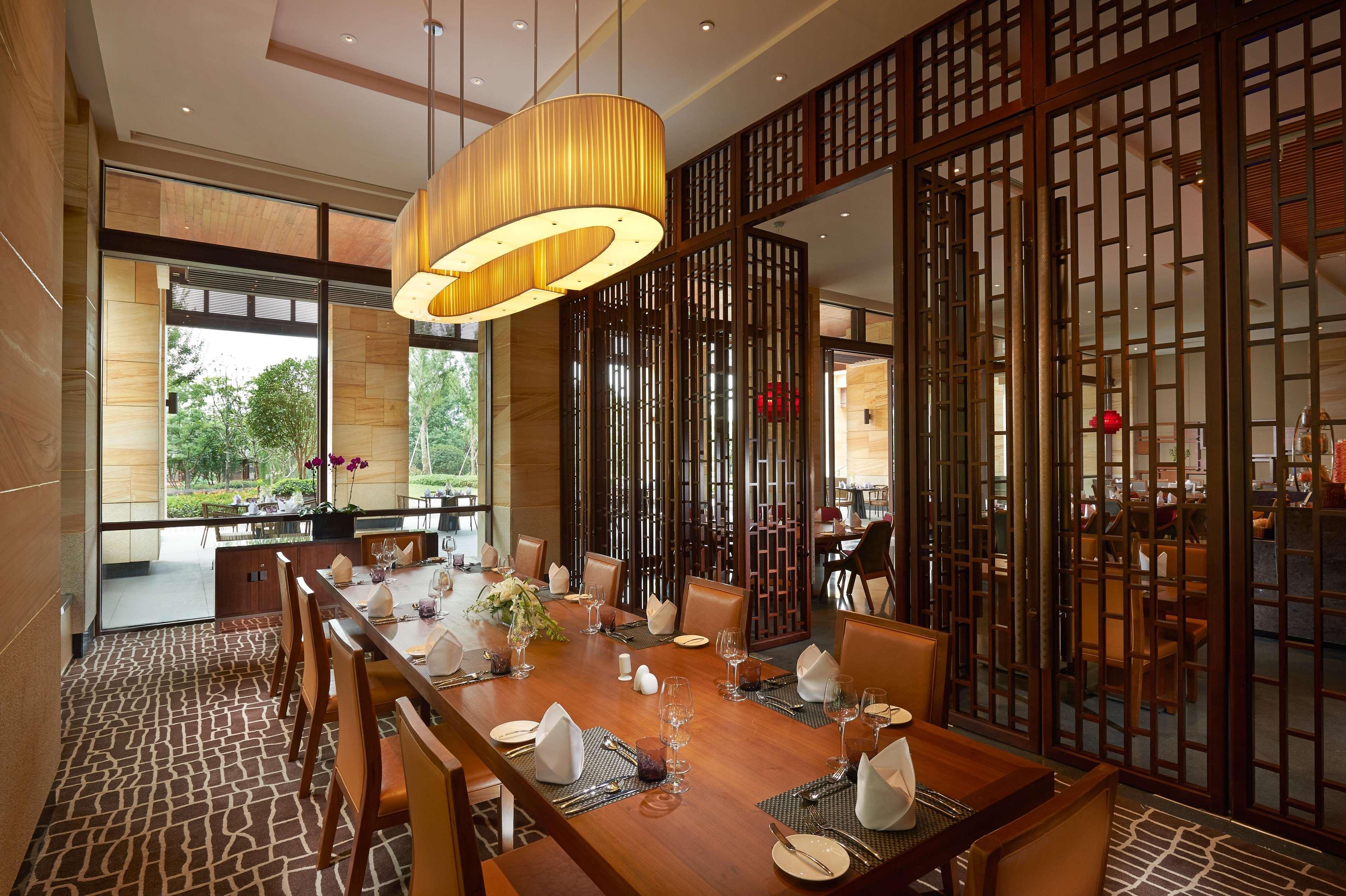 Hilton Wuhan Optics Valley Esterno foto