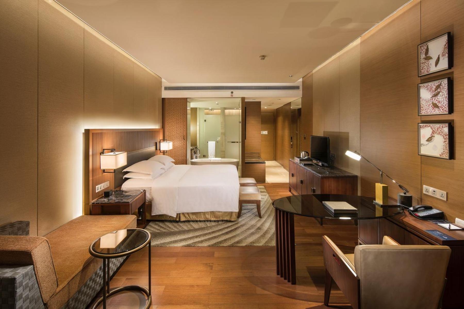Hilton Wuhan Optics Valley Esterno foto