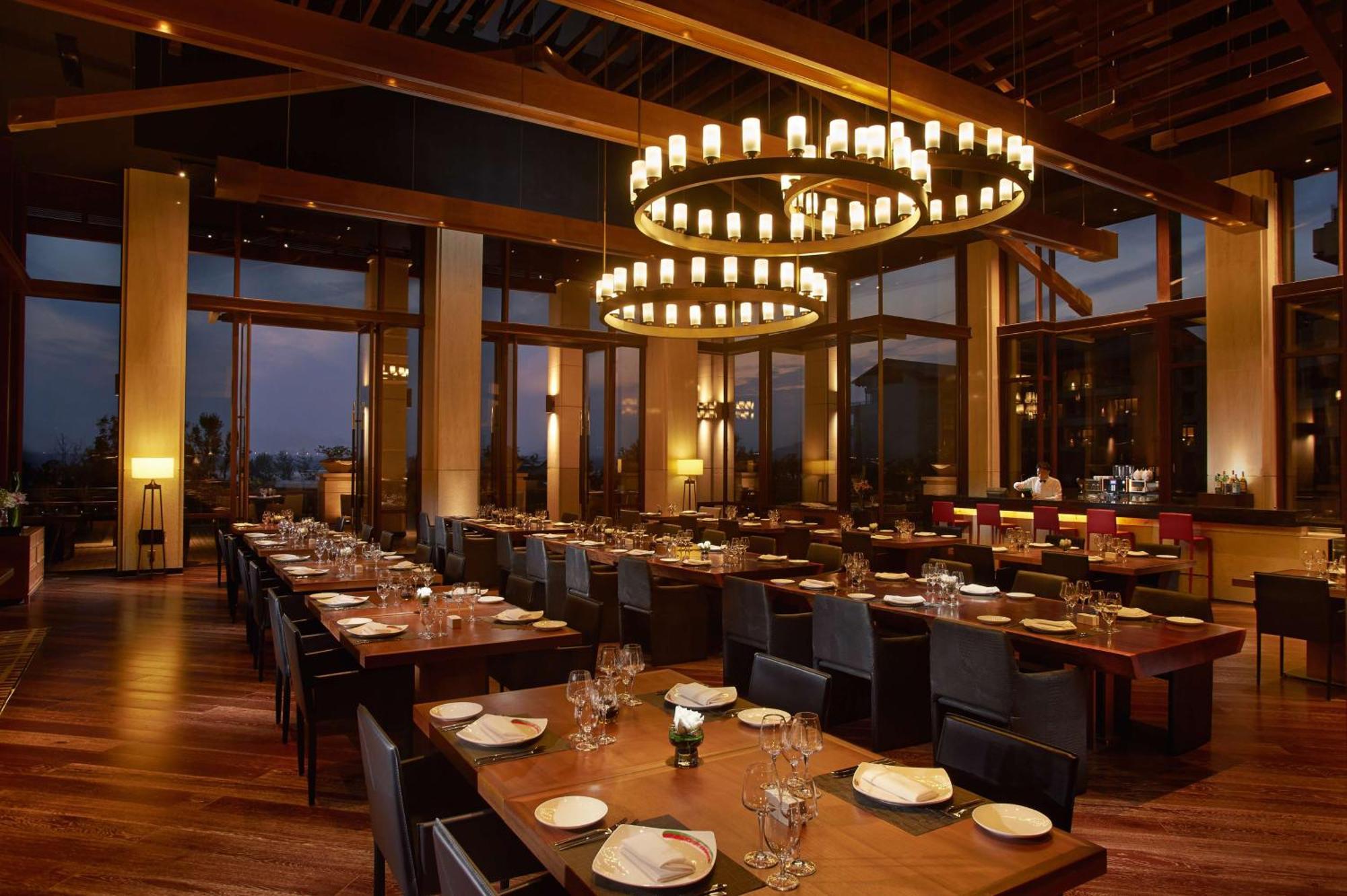 Hilton Wuhan Optics Valley Esterno foto